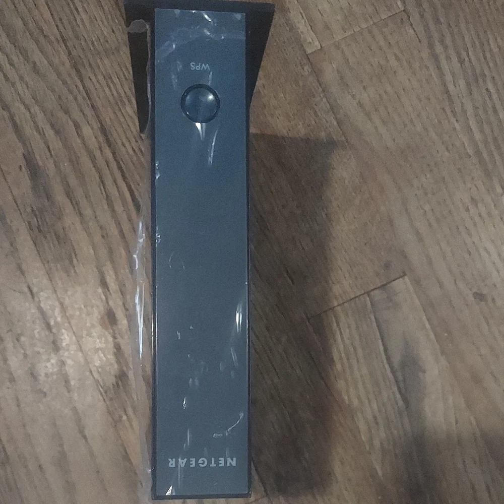 5 For $10 M&M Netgear Black Wireless Router - Picture 9 of 13